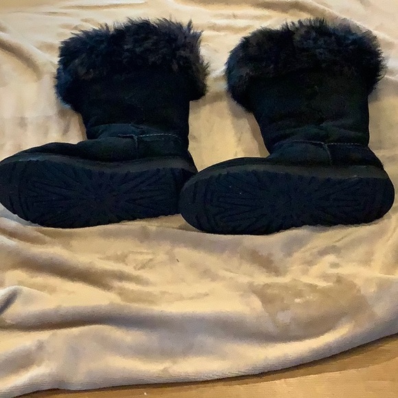 UGG Boots - Picture 5 of 8